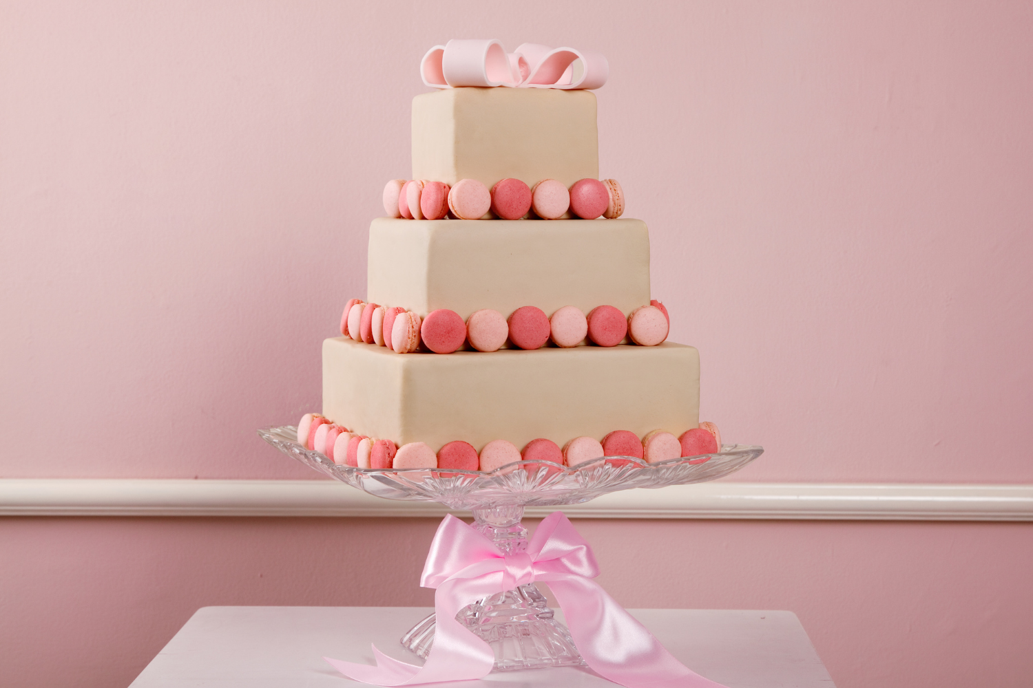 Make A Statement With These Stunning Macaron Wedding Cakes Wedding